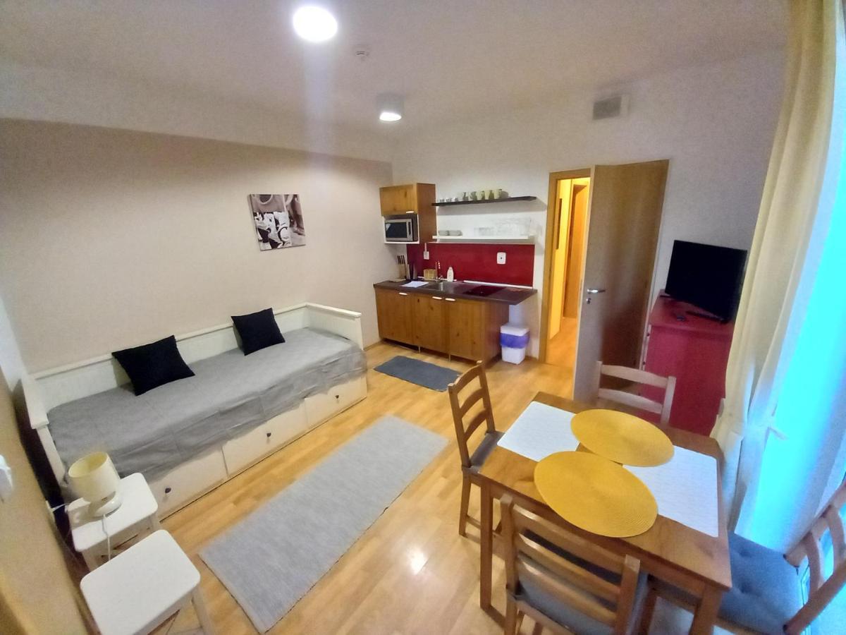 Apartmany Margo Sun Martinske Hole Bagian luar foto